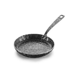 Tigaie forjată cu mâner lung Forged Essentials 20 cm.